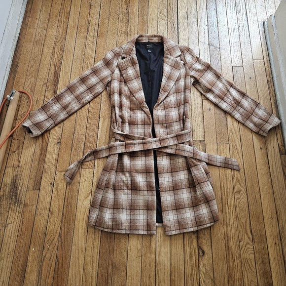 Forever 21 Jackets & Blazers - Forever 21 Brown And White Trench Plaid Belted Women's Coat